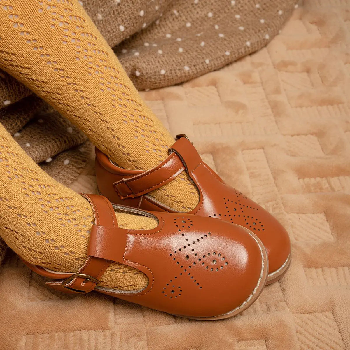 Girls Vintage Brogue Mary Jane Flat Dress Shoes